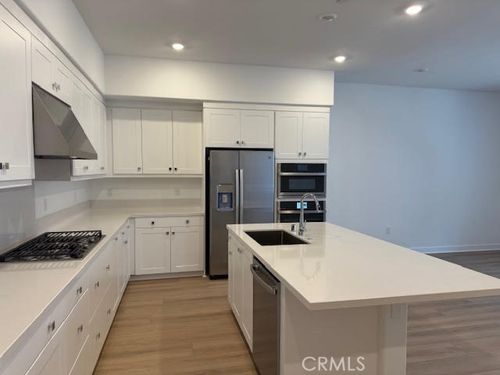 425 Mulligan, Irvine, CA, 92618-5904 | Card Image