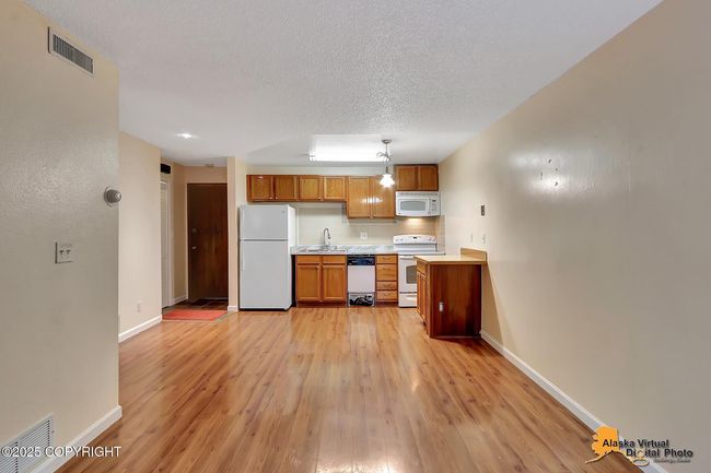 Main Living | Image 9
