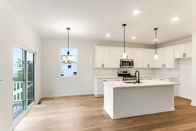 271 Kingsport Dr, Townhouse with 3 bedrooms, 3 bathrooms and 2 parking in South Elgin IL | Image 9