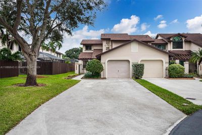 10201 Sw 137th Ct, Townhouse with 3 bedrooms, 2 bathrooms and null parking in Miami FL | Image 1