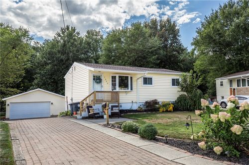 1356 Carnegie Ave, Akron, OH, 44314-1116 | Card Image