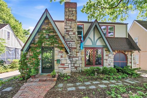 6717 Locust St, Kansas City, MO, 64131-1353 | Card Image