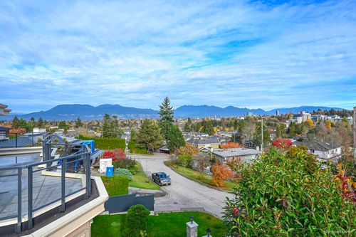 4729 Paton St, Vancouver, BC, V6L2H9 | Card Image