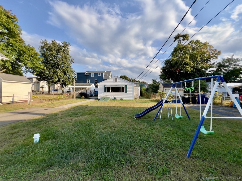 Hall St, West Haven, CT 06516
