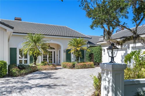 210 Shores Dr, Vero Beach, FL, 32963-3901 | Card Image