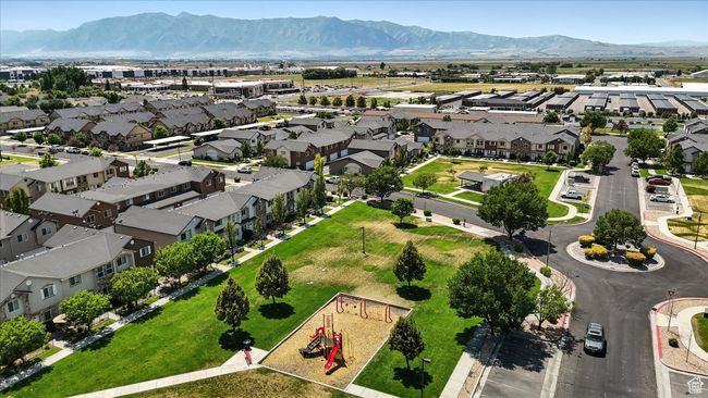 Aerial view of residential area featuring mountains | Image 42