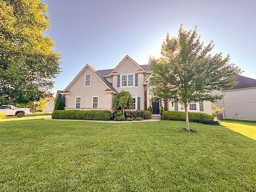 1101 Sw Sunflower Dr, Lee's Summit, MO, 64081-3752 | Card Image