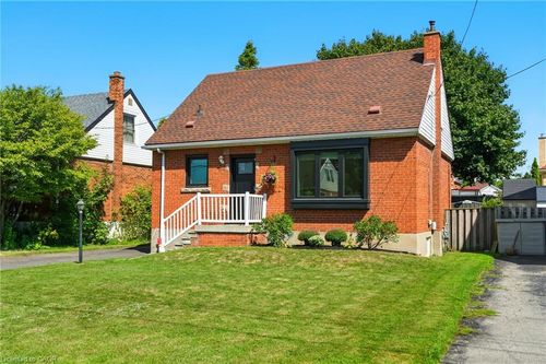 7 Deer Ave, Hamilton, ON, L8T1G9 | Card Image