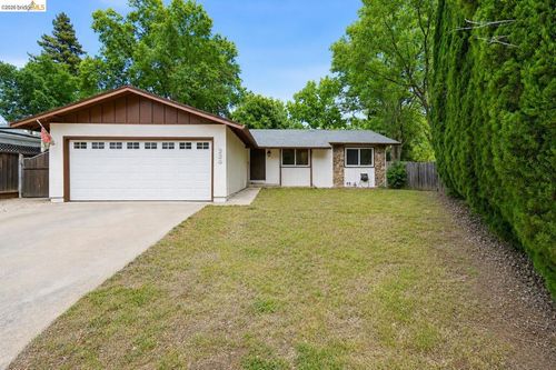 224 Amherst Ct, Vacaville, CA, 95687-5706 | Card Image