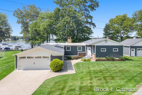 6075 West St, Twin Lake, MI, 49457-9325 | Card Image