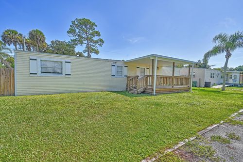 5204 Deanna Ln, Fort Pierce, FL, 34946-9108 | Card Image