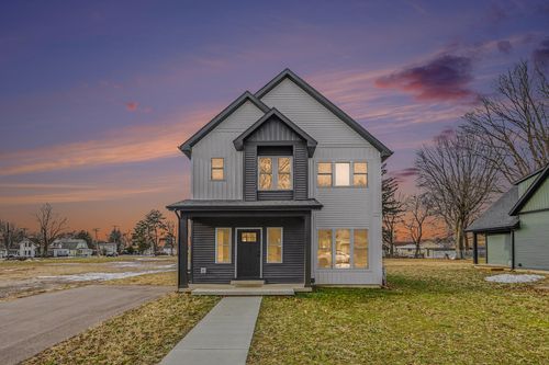 105 Lester Ave, Dowagiac, MI, 49047-1438 | Card Image