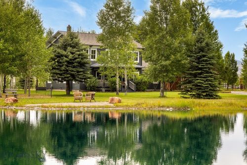 1921 E River Rd, Livingston, MT, 59047-9146 | Card Image