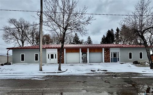 347&amp;353 Maple Ave, Yorkton, SK, S3N | Card Image