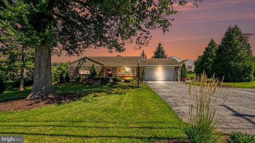 68 Bards Way, Pottstown, PA, 19464-7233 | Card Image