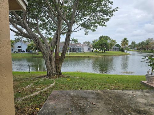9478 Palm Cir S, Pembroke Pines, FL, 33025-1196 | Card Image