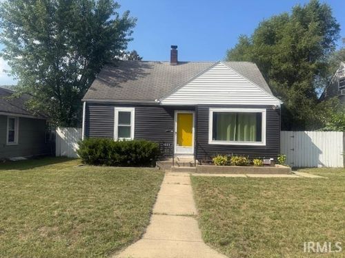 1351 Bissell St, South Bend, IN, 46617-2108 | Card Image