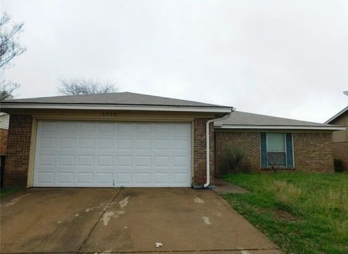 1900 Wurzburg Dr, Fort Worth, TX, 76134-3311 | Card Image