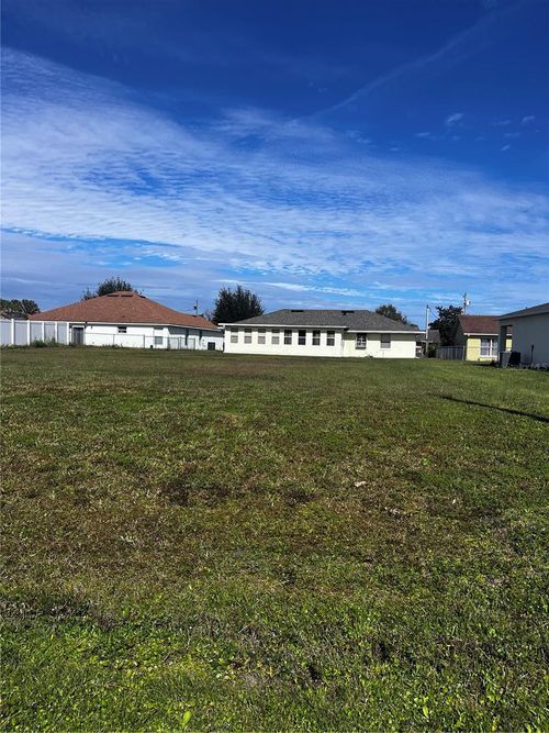 725 Leonardo Ct, Kissimmee, FL, 34758-3350 | Card Image