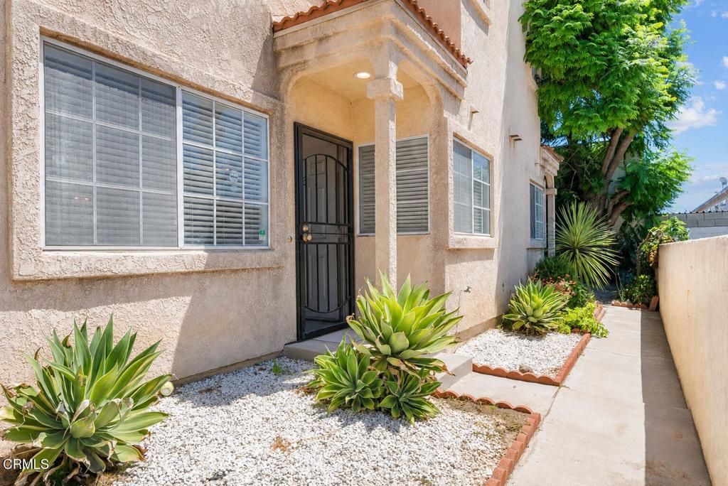 Residential in Paramount 4