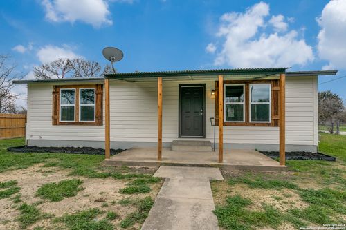 1814 Amelia St, Castroville, TX, 78009-4312 | Card Image