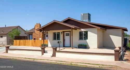 108 E Oak St, Winslow, AZ, 86047-3717 | Card Image