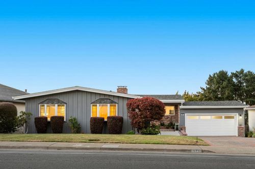 826 W Hillsdale Blvd, San Mateo, CA, 94403-3838 | Card Image