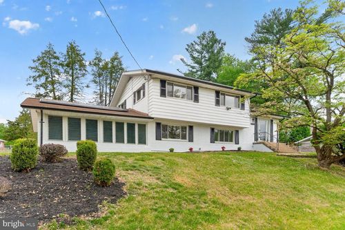 5406 Chesterfield Dr, TEMPLE HILLS, MD, 20748-4115 | Card Image