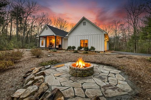 29 Robert Dr, Ellijay, GA, 30536-7227 | Card Image