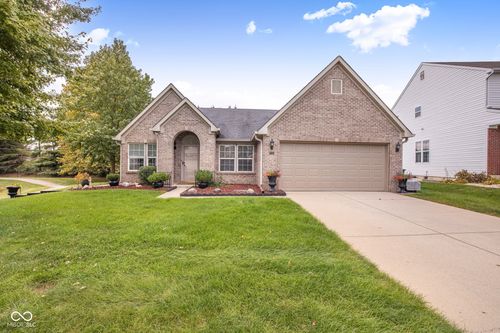 7050 Sycamore Run Dr, Indianapolis, IN, 46237-9435 | Card Image