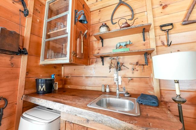 1015 Calbrett Rd, House other with 1 bedrooms, 1 bathrooms and 5 parking in Haliburton ON | Image 21