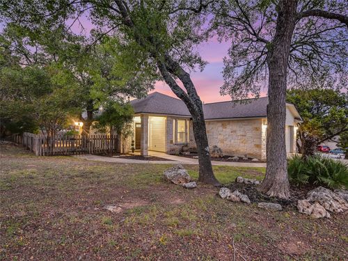5 Sunset Cir, Wimberley, TX, 78676-2114 | Card Image