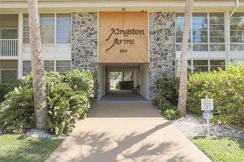 16a-500 S Washington Dr, SARASOTA, FL, 34236-1733 | Card Image