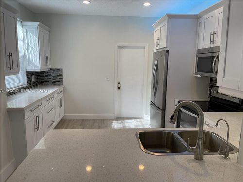 3675 San Simeon Cir, Weston, FL, 33331-5046 | Card Image