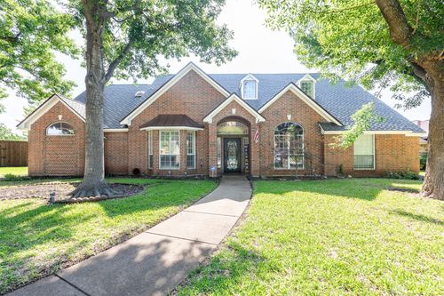 910 Kings Ct, Duncanville, TX, 75137-2134 | Card Image