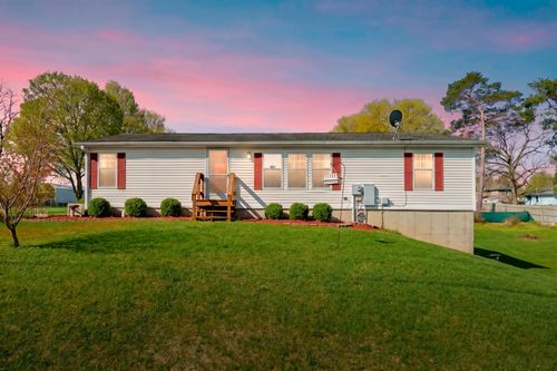 104 Seneca, Decatur, MI, 49045-8862 | Card Image