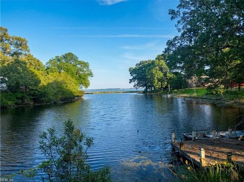 1479 Laurens Rd, Gloucester Point, VA, 23062-2013 | Card Image