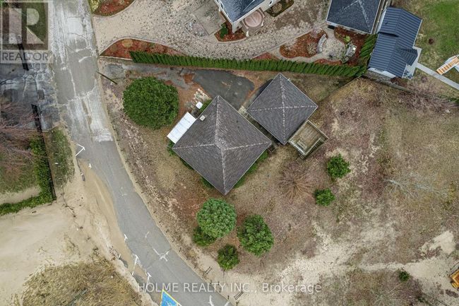 7401 Bond Rd, House other with 3 bedrooms, 2 bathrooms and 10 parking in Port Franks ON | Image 12