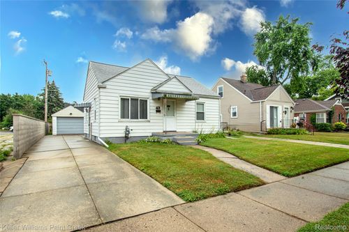 43 Charlevoix St, Clawson, MI, 48017-2031 | Card Image
