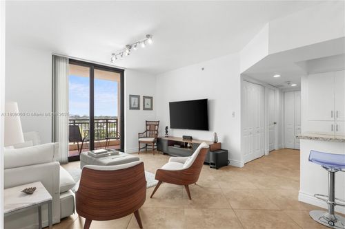 apt-718-110 N Federal Hwy, Fort Lauderdale, FL, 33301-3511 | Card Image