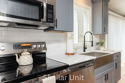 39-15 Powers St, Milford, NH, 03055-8926 | Card Image