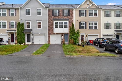 252 Rumbling Rock Rd, HEDGESVILLE, WV, 25427-4432 | Card Image