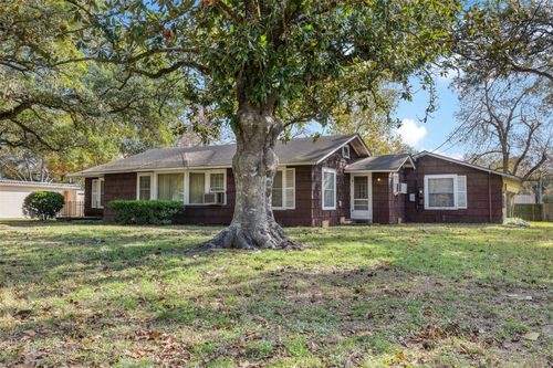 323 Harbert St, Columbus, TX, 78934-2925 | Card Image