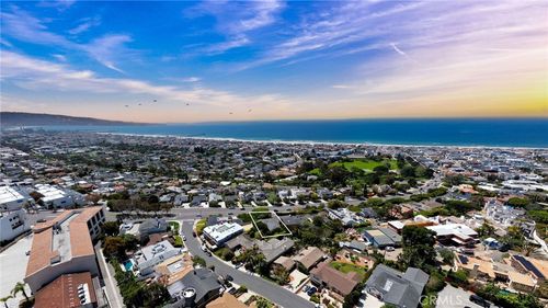 649 Gould Ter, Hermosa Beach, CA, 90254-2240 | Card Image