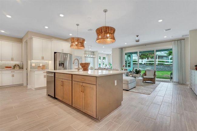 987 Fiesta Key Cir, House other with 2 bedrooms, 2 bathrooms and null parking in LADY LAKE FL | Image 16