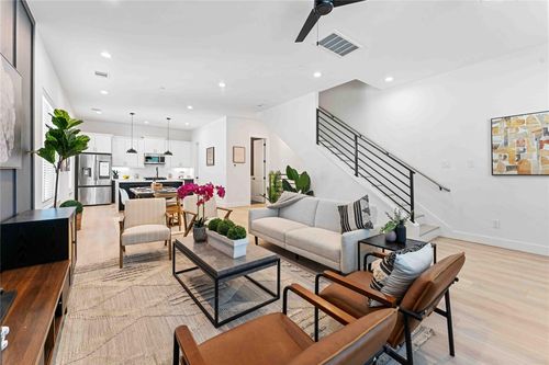 2528 Live Oak St, Houston, TX, 77004-1414 | Card Image