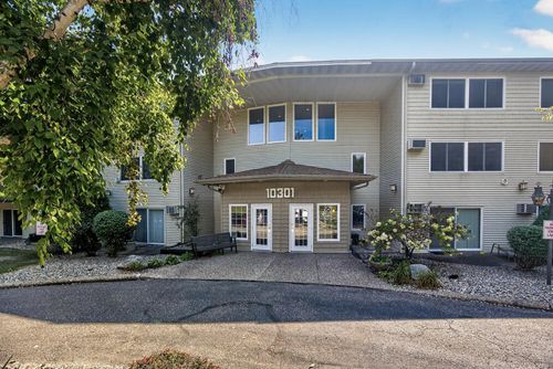 apt-113-10301 Cedar Lake Rd, Minnetonka, MN, 55305-3252 | Card Image