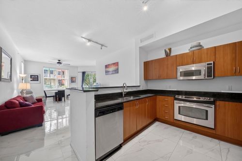 111-804 E Windward Way, Lantana, FL, 33462-8028 | Card Image
