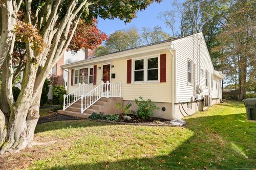 142 Plant St, New London, CT, 06320-4442 | Card Image