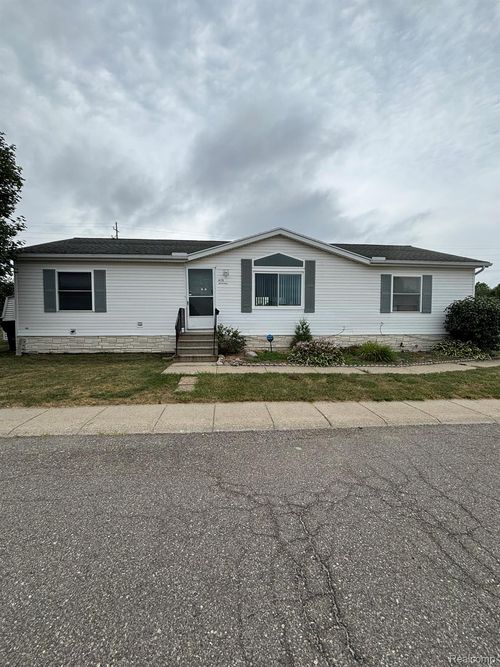 4175 Green Briar Blvd, Burton, MI, 48529-2263 | Card Image